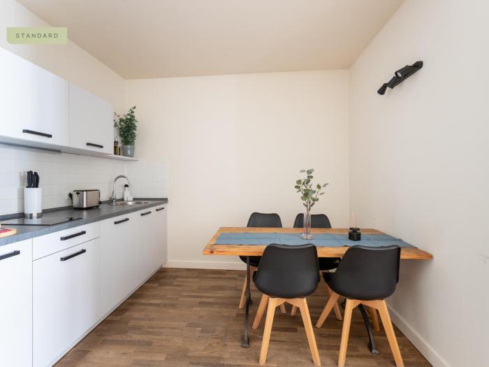 schoenhouse avenue by limehome