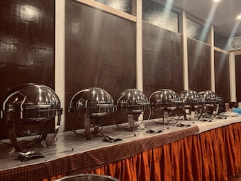 meena group houseboats