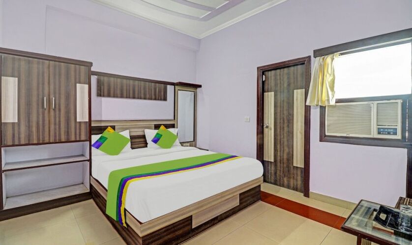 hotel the golden bird