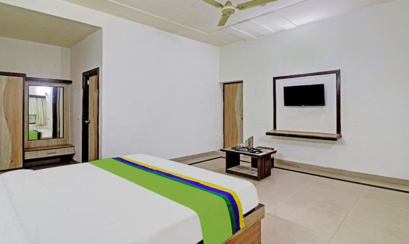 hotel the golden bird