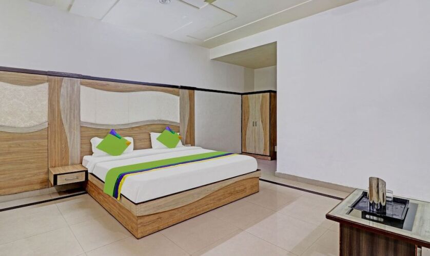 hotel the golden bird