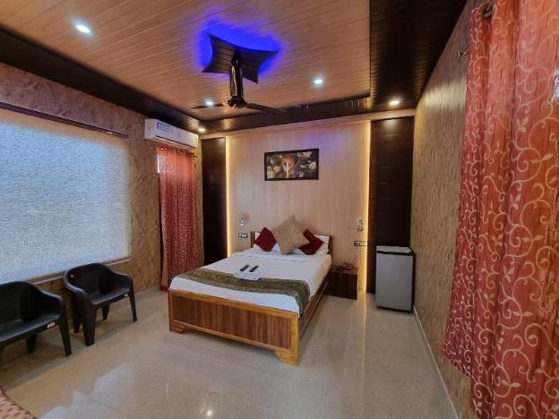 bundeli farm resort and banquet orchha
