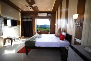bundeli farm resort and banquet orchha