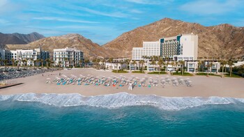 address beach resort fujairah