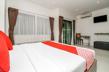 natural beach hotel pattaya