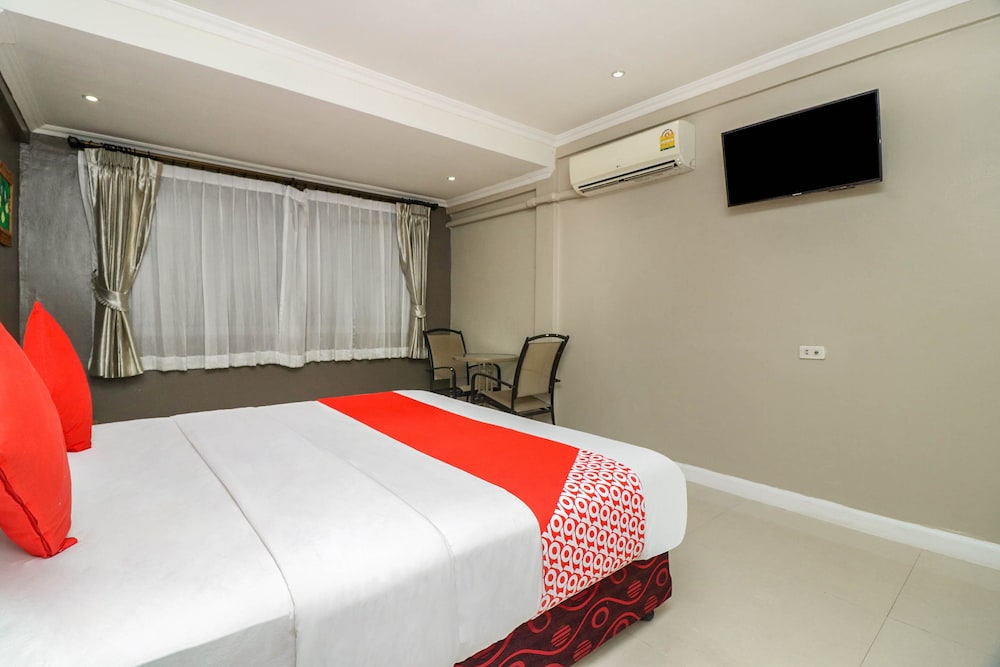 natural beach hotel pattaya