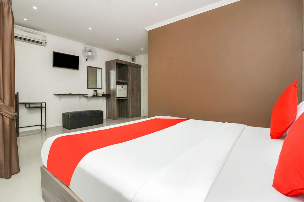 natural beach hotel pattaya