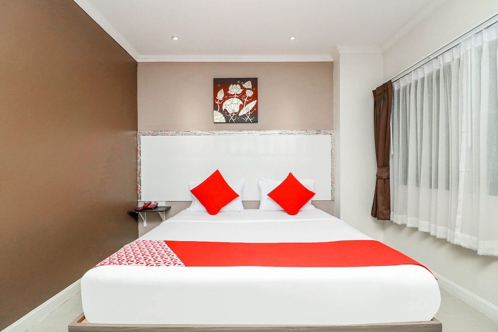 natural beach hotel pattaya