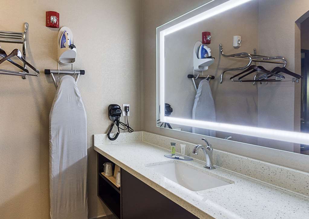 econo lodge inn and suites houston nw cy fair