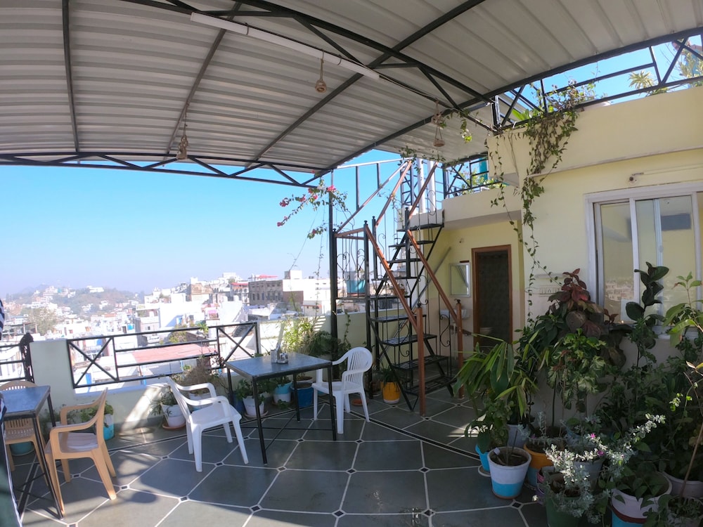 little peepal house