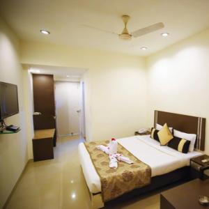 hotel regency square