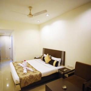 hotel regency square