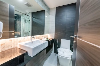 the proud hotel pattaya