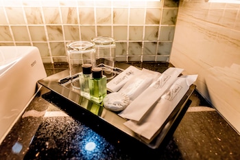 the proud hotel pattaya