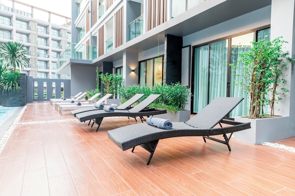 the proud hotel pattaya