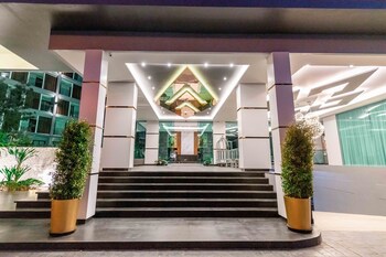 the proud hotel pattaya