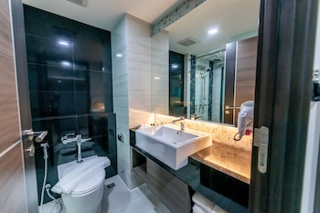 the proud hotel pattaya