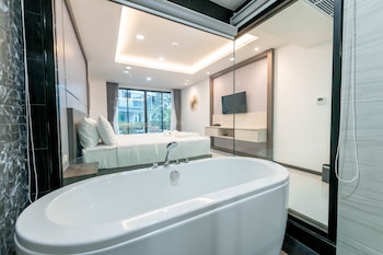 the proud hotel pattaya