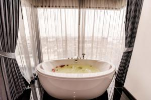 the proud hotel pattaya