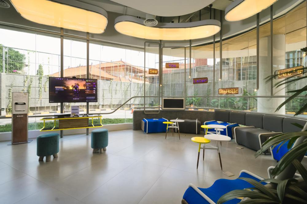 yello hotel kuta beachwalk bali