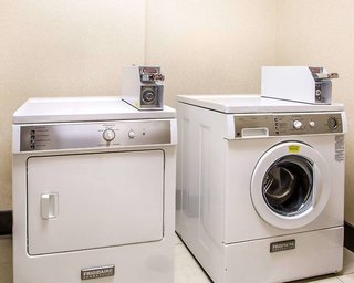 comfort suites troy i75