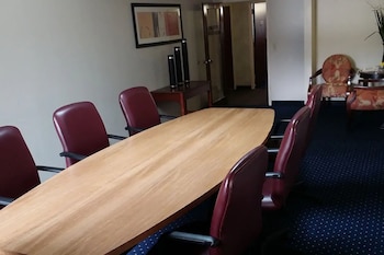 norwood inn and suites la crosse