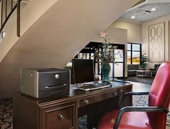 norwood inn and suites la crosse