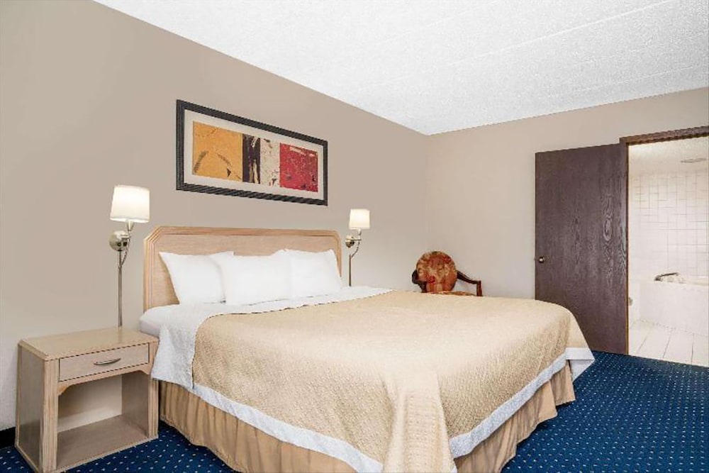 norwood inn and suites la crosse