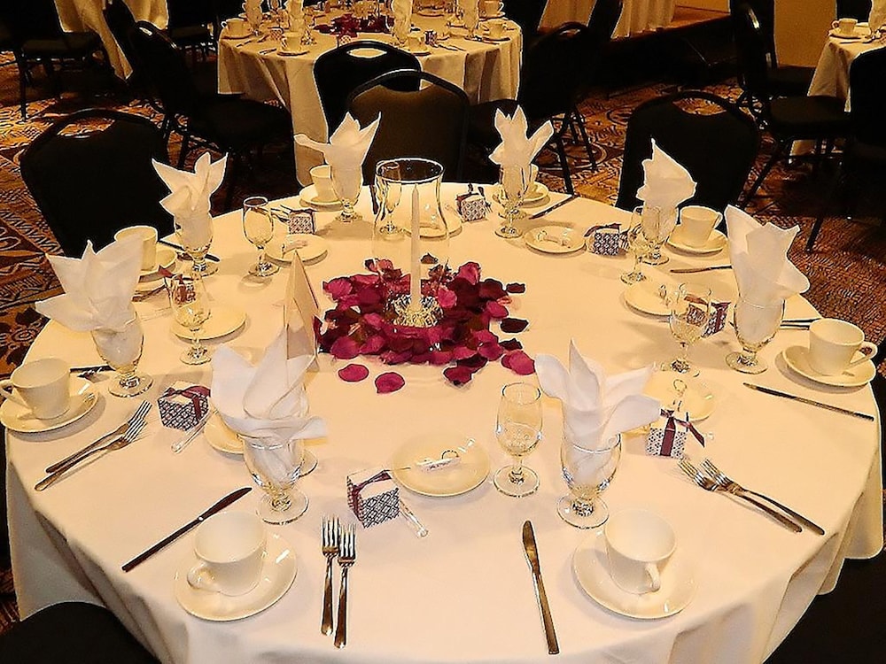 norwood inn and suites la crosse