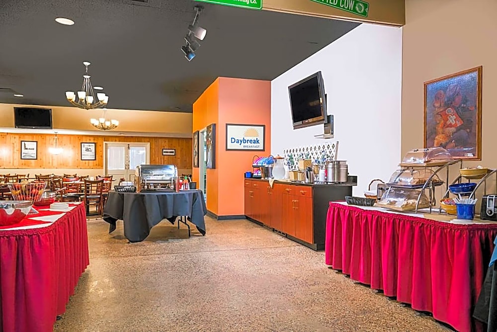 norwood inn and suites la crosse