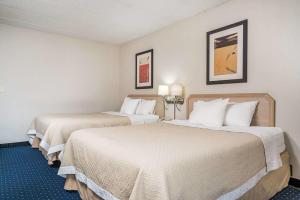 norwood inn and suites la crosse