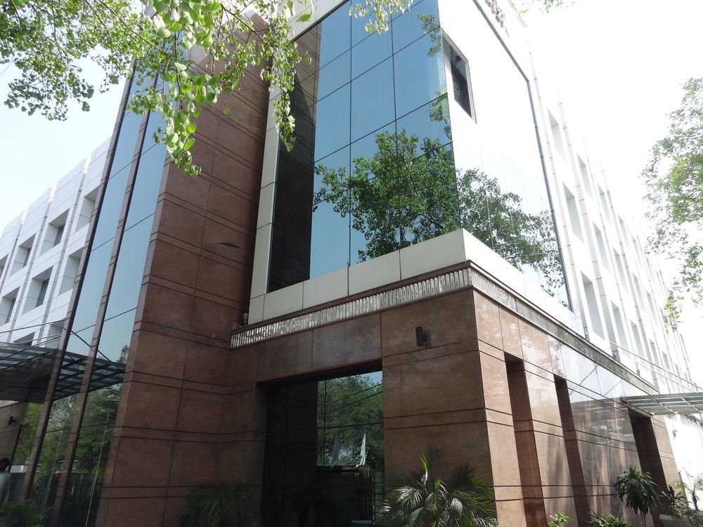 Venizia Sarovar Portico Delhi,Ashram,4 star