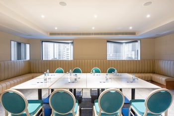 holiday inn express hong kong mongkok by ihg