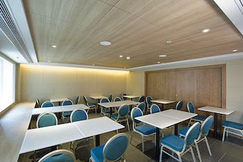 holiday inn express hong kong mongkok by ihg