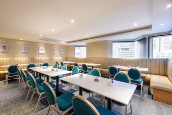 holiday inn express hong kong mongkok by ihg