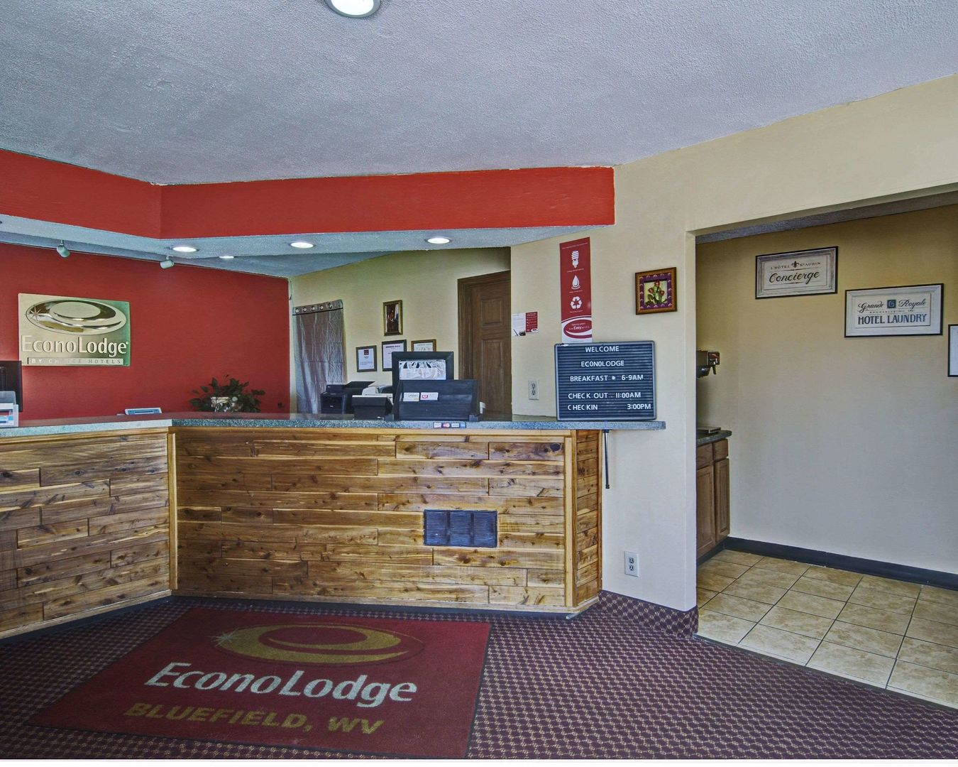 econo lodge near bluefield college