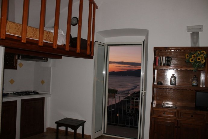 Florenza,Sperlonga>>Latina,2 star