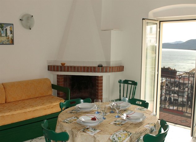 Florenza,Sperlonga>>Latina,2 star