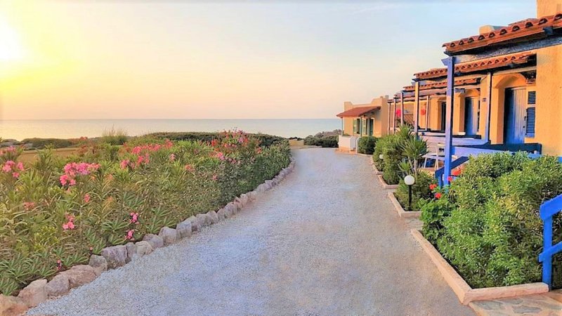 zorbas beach village hotel