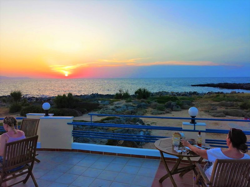 zorbas beach village hotel
