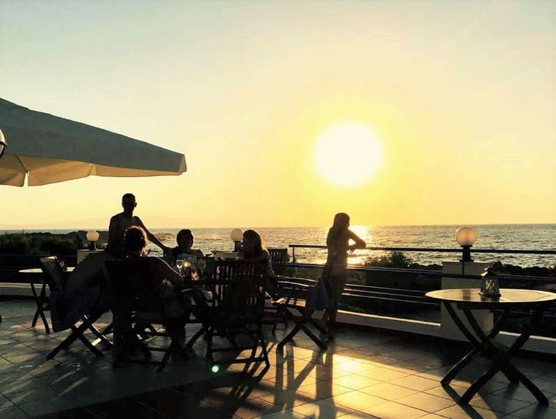 zorbas beach village hotel