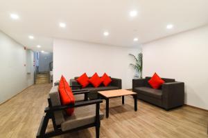 super townhouse srm kuppakonam pudur