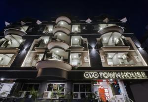 super townhouse srm kuppakonam pudur