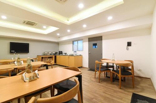 super townhouse srm kuppakonam pudur