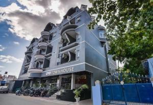 super townhouse srm kuppakonam pudur