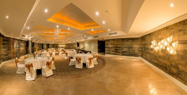 howard plaza the fern agra