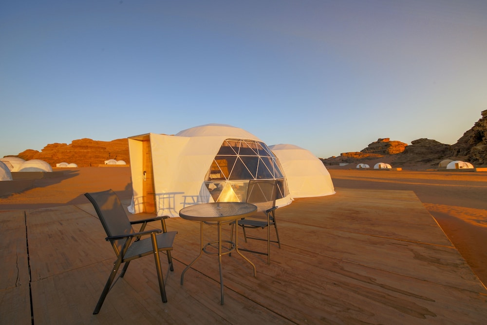 wadi rum ufo luxotel campsite
