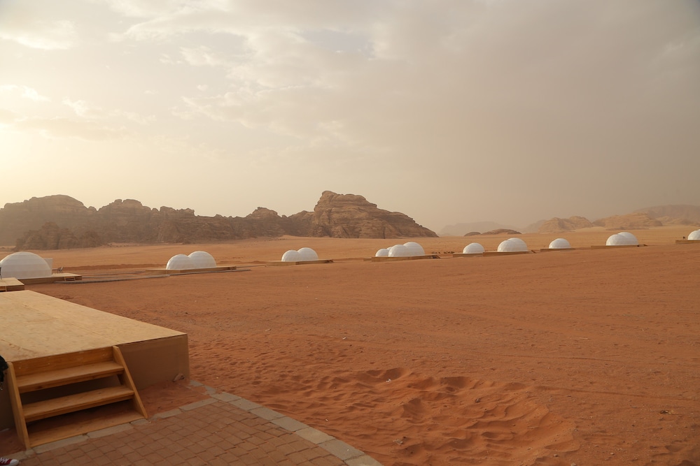 wadi rum ufo luxotel campsite
