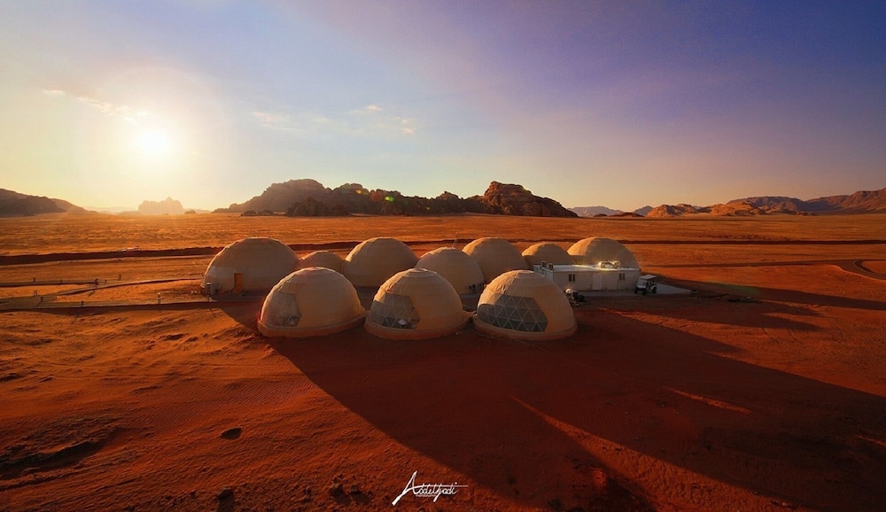 wadi rum ufo luxotel campsite