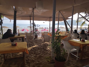cafe blue hotel